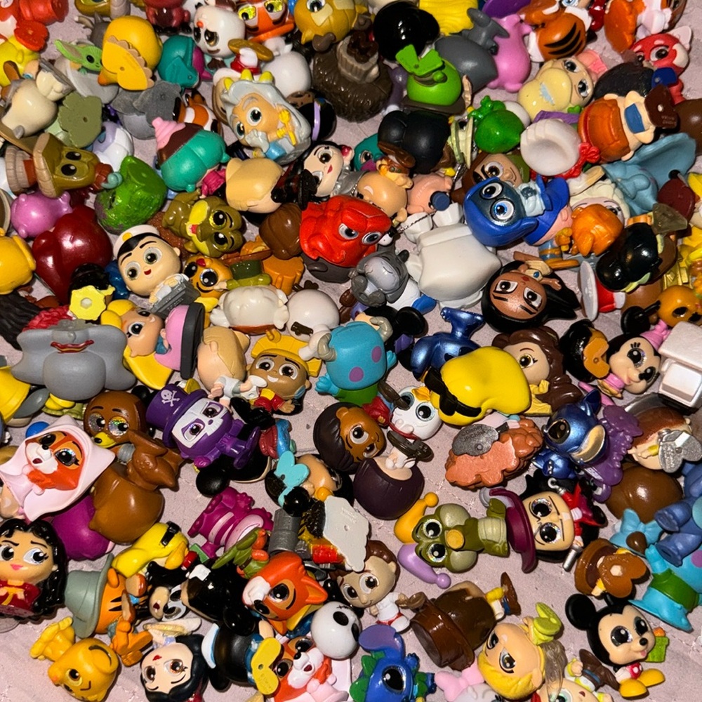 DISNEY DOORABLES! Set of 40! Random pick